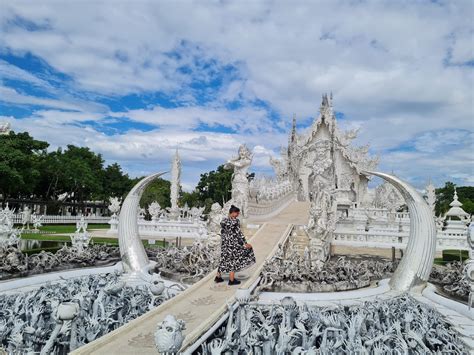 Uncover the Enchanting Splendor of Wat Rong Khun