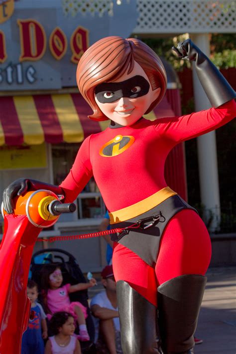 Understanding Elastigirl's Character and Attire