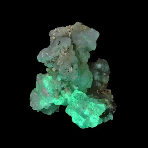 Understanding Fluorescence in Hyalite Opal