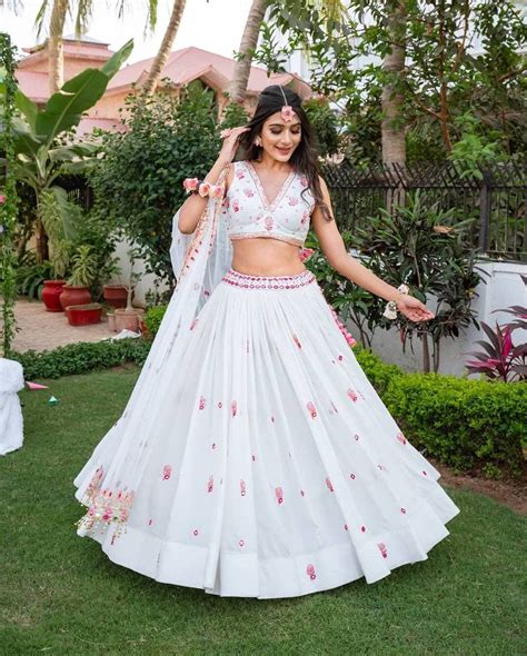 Understanding Ready-to-Wear Lehengas