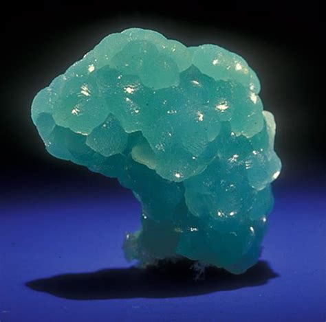 Understanding Smithsonite: A Journey into Its Crystal Structure and Properties