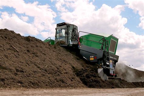 Understanding Windrow Compost Turners