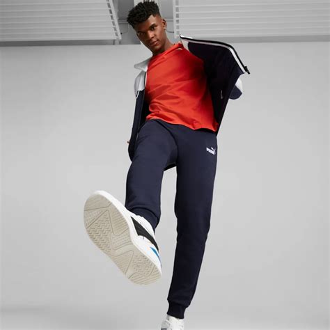 Understanding the Benefits of Tracksuits