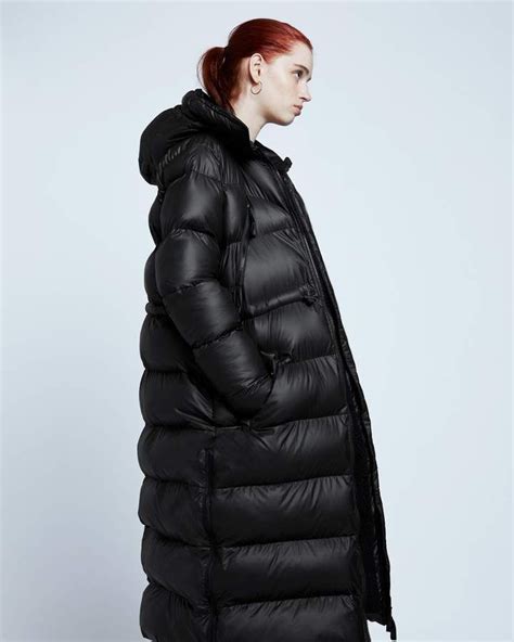 Understanding the Long Puffer Coat: A Winter Essential