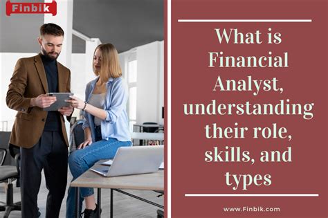 Understanding the Role of an Entry Financial Analyst