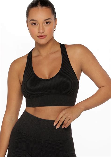 Understanding the Significance of Seamless Sports Bras