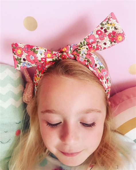 Understanding the World of Girls' Headbands