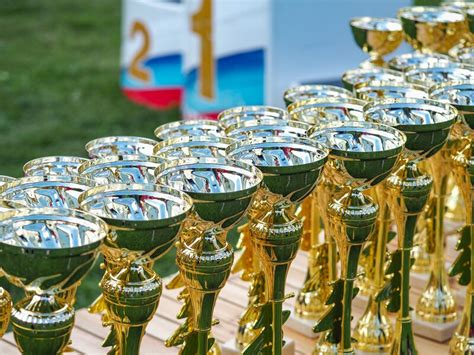 Unforgettable Trophies: Creating Memorable Recognition Experiences