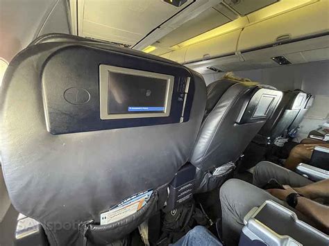 United 737-800 First Class: A Comprehensive Overview