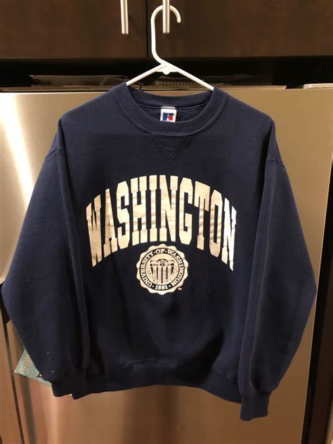 University of Washington Vintage Sweatshirt: A Timeless Expression of School Spirit