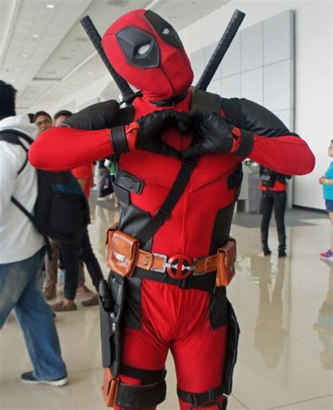 Unleash Your Inner Superhero: The Ultimate Guide to Fantasia Deadpool Masculina