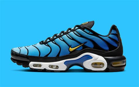 Unleash Your Style with the Legendary Hyper Blue Nike TN on Feet