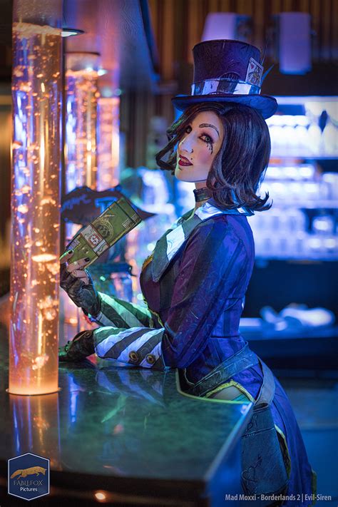 Unleash the Siren's Allure: The Enchanting World of Moxxi Cosplay