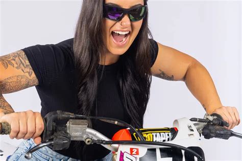 Unleashing the Power of Style: A Comprehensive Guide to Oakley Women's Eyewear
