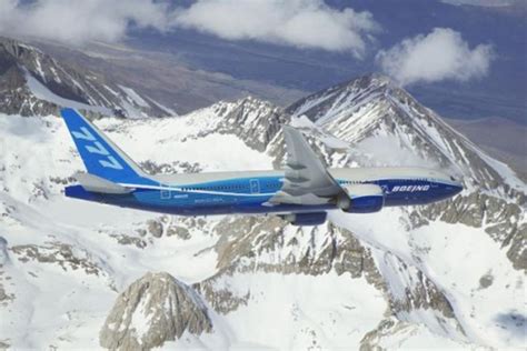 Unlock the Skies: The 777 200LR, the Ultimate Long-Range Performer