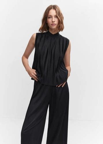 Unlocking the Elegance and Comfort of Pleated Jumpsuits: A Comprehensive Guide