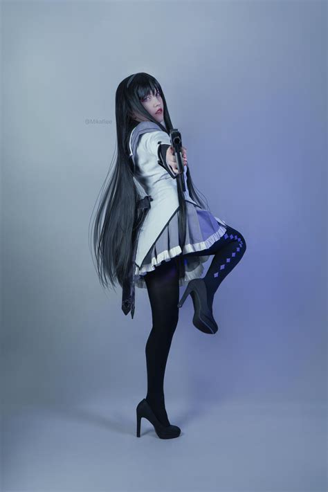 Unlocking the Flames of Inner Strength: The Art of Homura Akemi Cosplay