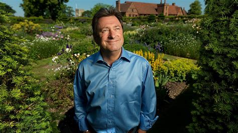 Unlocking the Secrets of Gardening with Alan Titchmarsh: A Comprehensive Guide