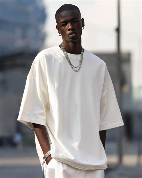 Unlocking the Versatility and Appeal of the Oversized White T-Shirt