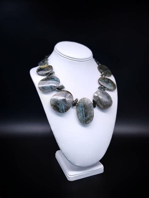 Unraveling the Enchanting World of Labradorite