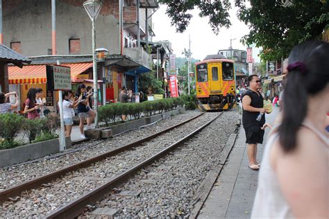 Unraveling the Magic of 2400+ Alleyways: Exploring Jiu Fen and Shi Fen