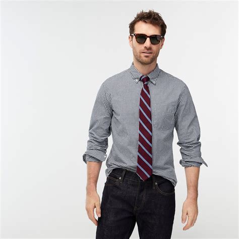 Untucked Shirt with Tie: A Guide to Casual Elegance