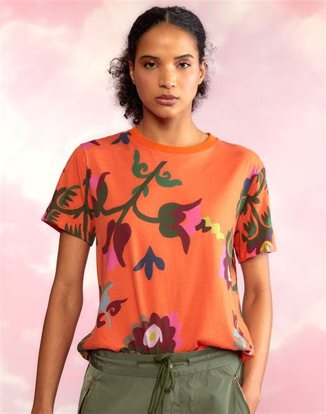 Unveiling the Allure of Cynthia Rowley T-Shirts