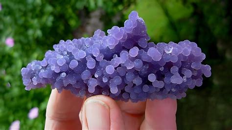 Unveiling the Beauty and Healing Powers of Grape Agate