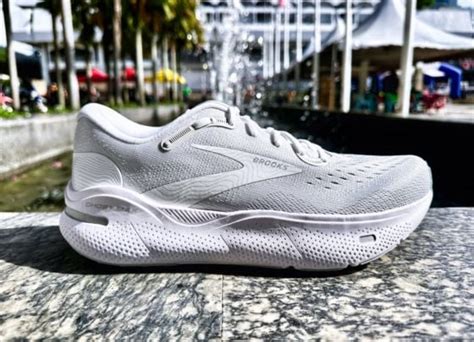 Unveiling the Brooks Ghost: A Heavenly Ride for Men's Feet