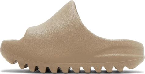 Unveiling the Comfort Revolution: Stretchers Sneakers