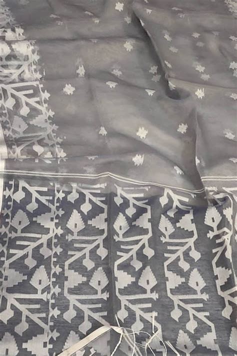 Unveiling the Enchanting Muslin Jamdani Saree: A Timeless Treasure