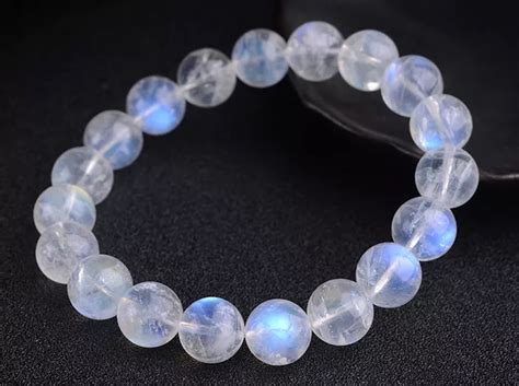 Unveiling the Origins and Lore of Beaded Moonstone Necklaces