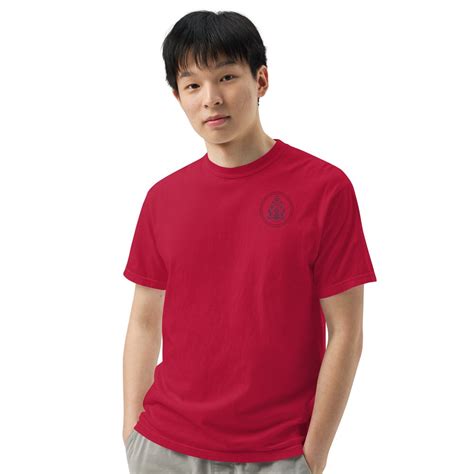 Unveiling the Universal Appeal of Plain Red T-Shirts