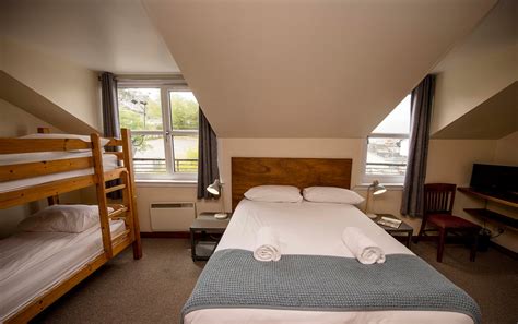 Unwind with Comfort and Style at Bank Street Lodge