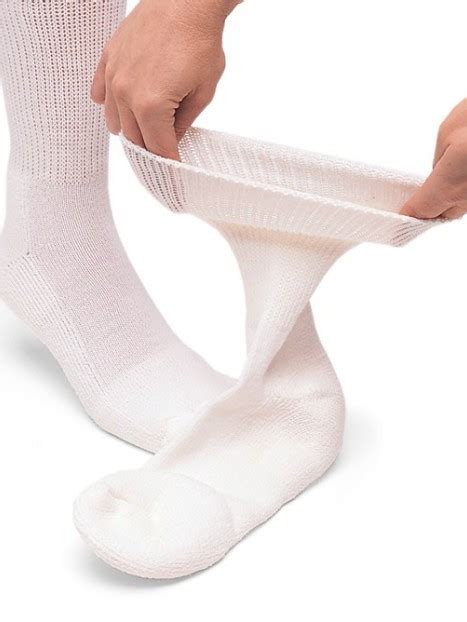 Use-and-Throw Socks: A Sustainable and Convenient Footwear Solution