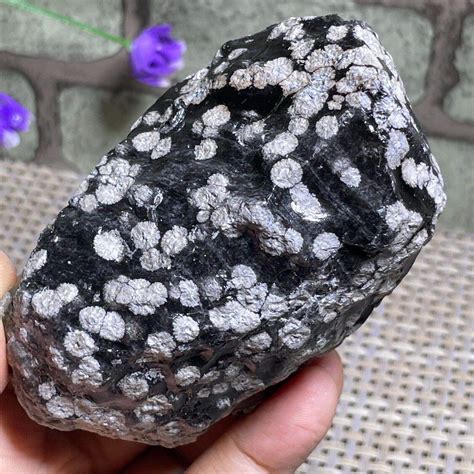 VS Snowflake Obsidian: A Clash of the Titans