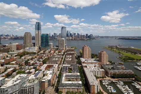 Vantage Jersey City: A Glimpse into Manhattan's Haven