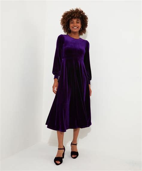 Velour Dress: A Timeless Fabric for All Occasions