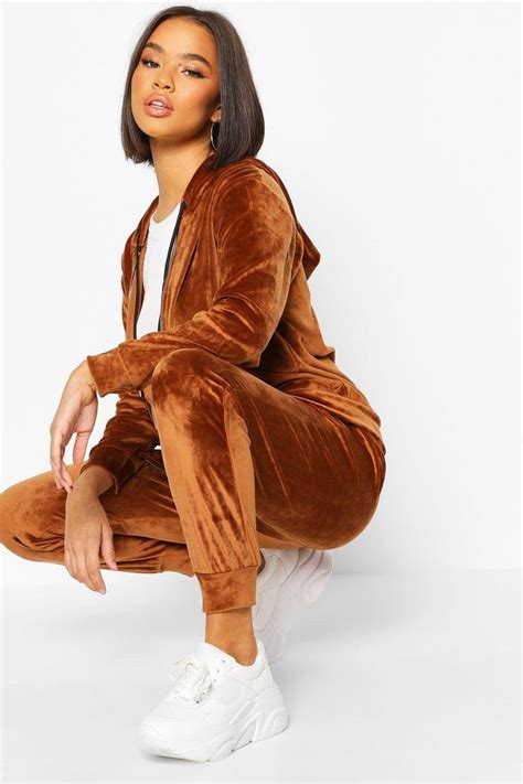 Velour Tracksuits for Women: A Timeless Style Staple