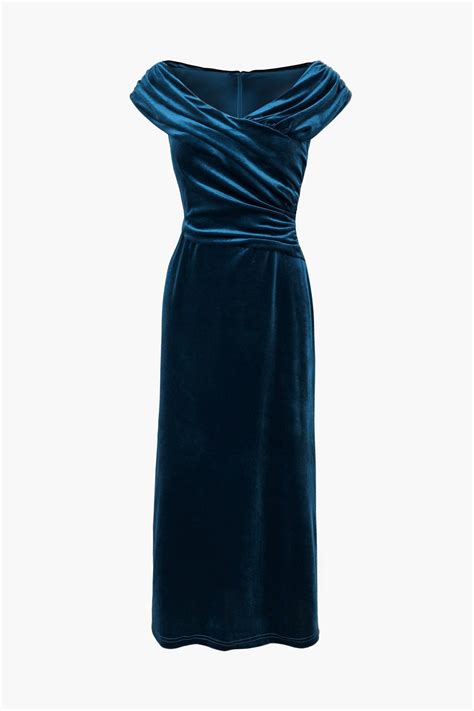 Velvet Cocktail Dresses: A Timeless Treasure