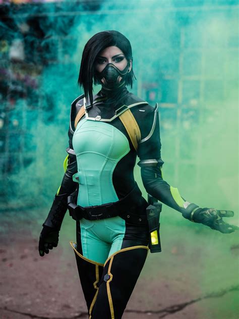 Venomous Style: Unveiling the Enchanting Allure of Viper Valorant Cosplay