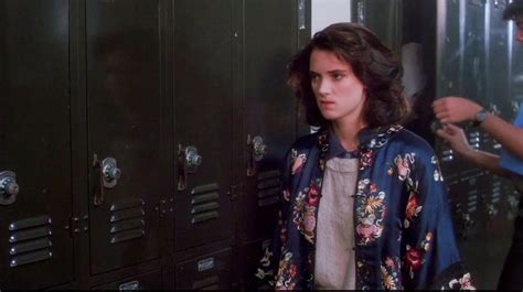 Veronica Sawyer's Transformation: A Style Guide to Embodying the Iconic Mean Girl