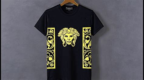 Versace Men's T-shirts: A Style Statement for the Modern Man