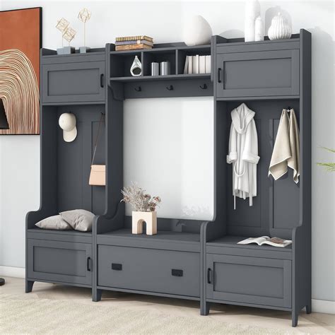 Versatile Storage Options: