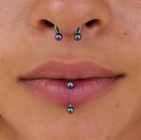 Vertical Labret