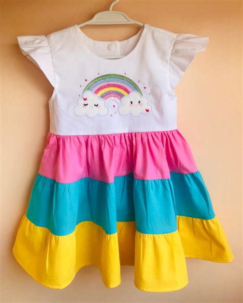 Vestido Arco-Íris Infantil: Um Guia Completo para Pais e Filhas