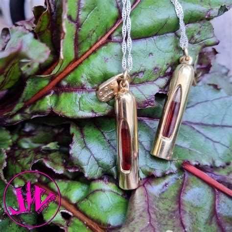 Vial Necklace: A Timeless Accessory with Limitless Possibilities