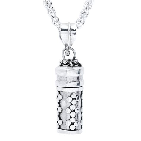 Vial Necklaces: The Meaningful Accessory That's Gaining Popularity