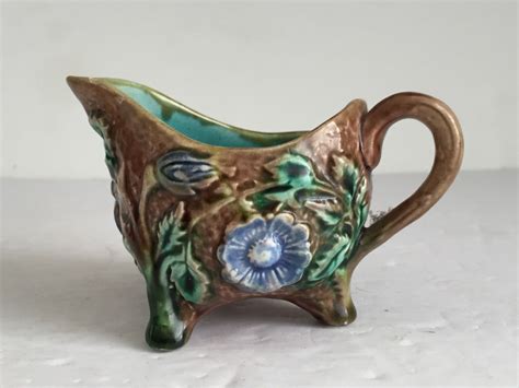 Victorian Majolica With Price Guide Reader