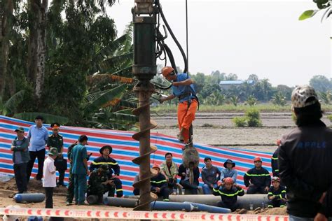 Vietnamese Boy Trapped in 10-Meter Concrete Pit for 5 Days